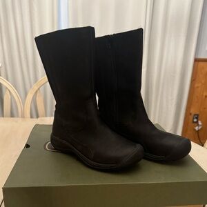 Keen Presidio II Boots.  Size 5.  Black. Worn a couple times.